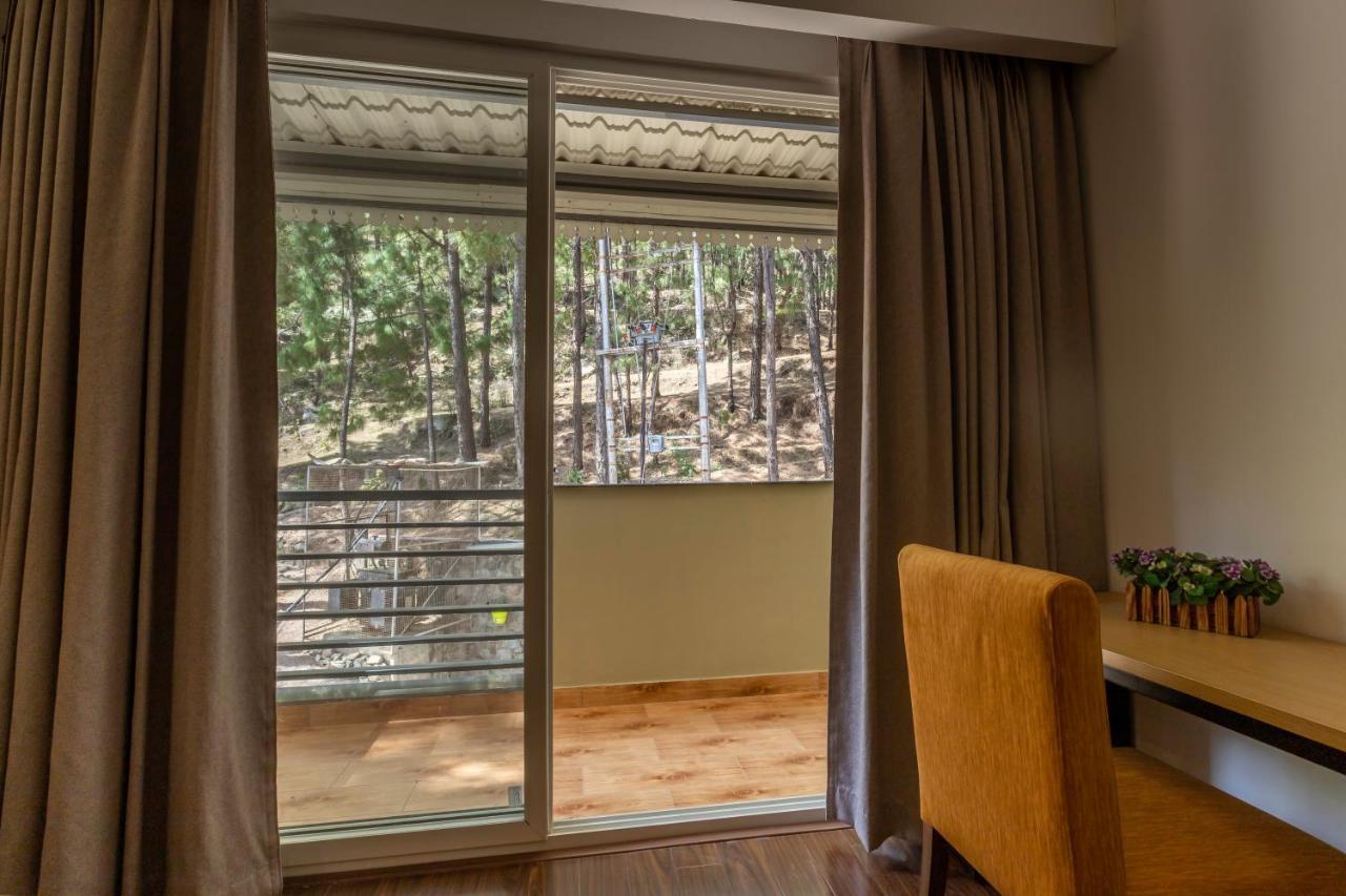 Appartement Pine Maderas By Embrace à Kasauli Extérieur photo